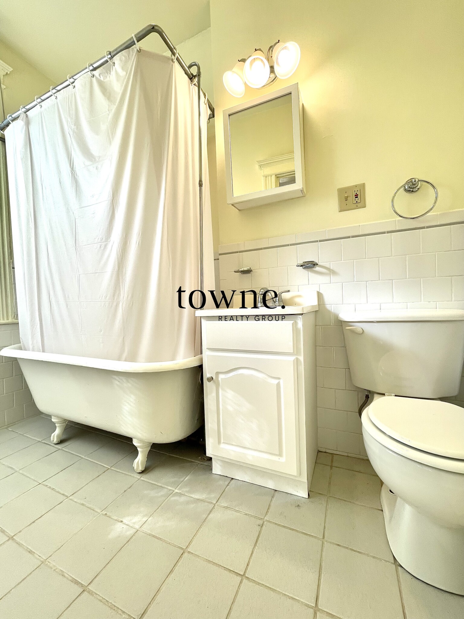 19 Queensberry St, Fenway