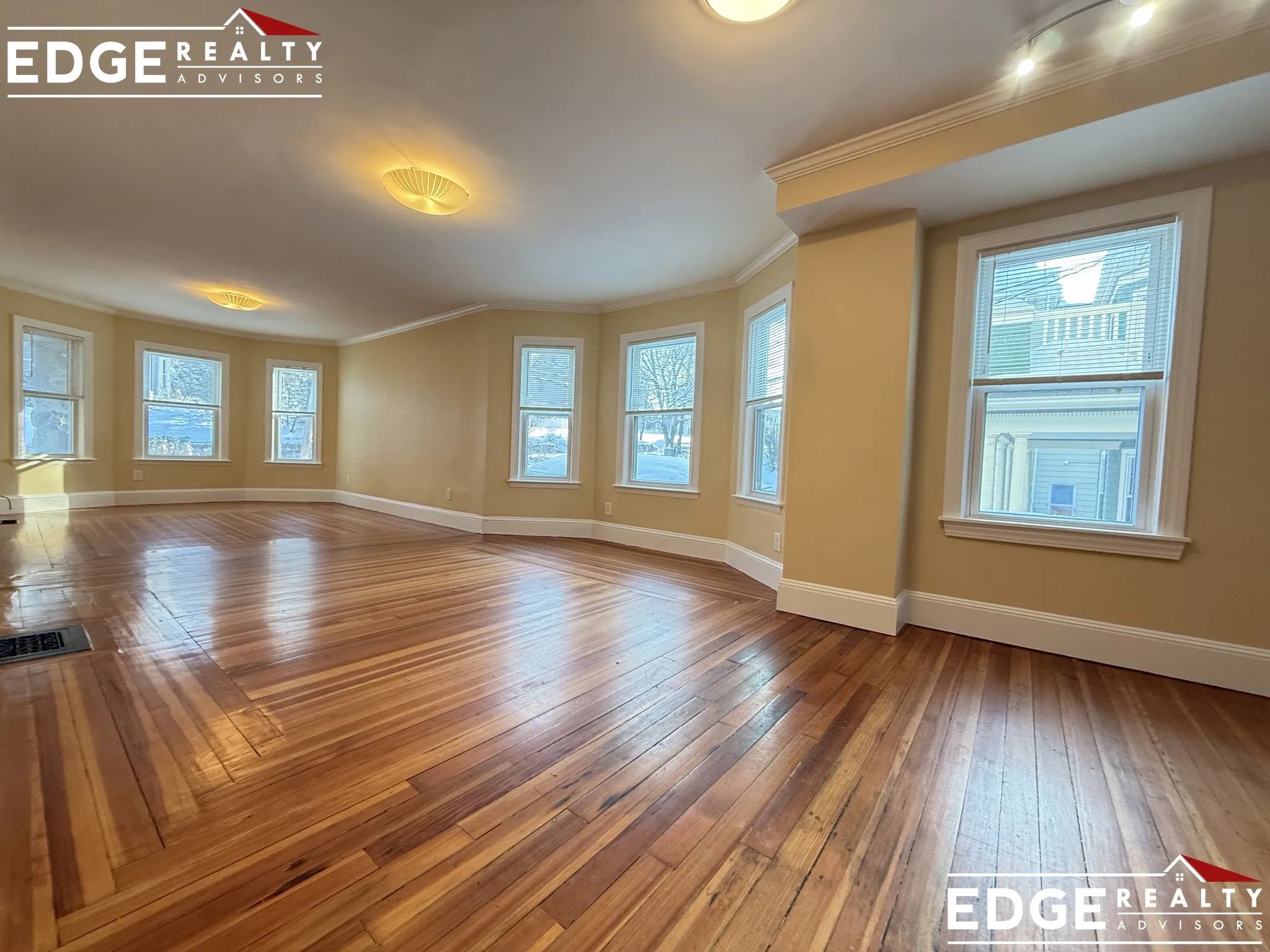 136 Summer St, Watertown