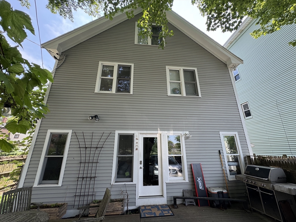 12 Lincoln Pwky, Ward Two