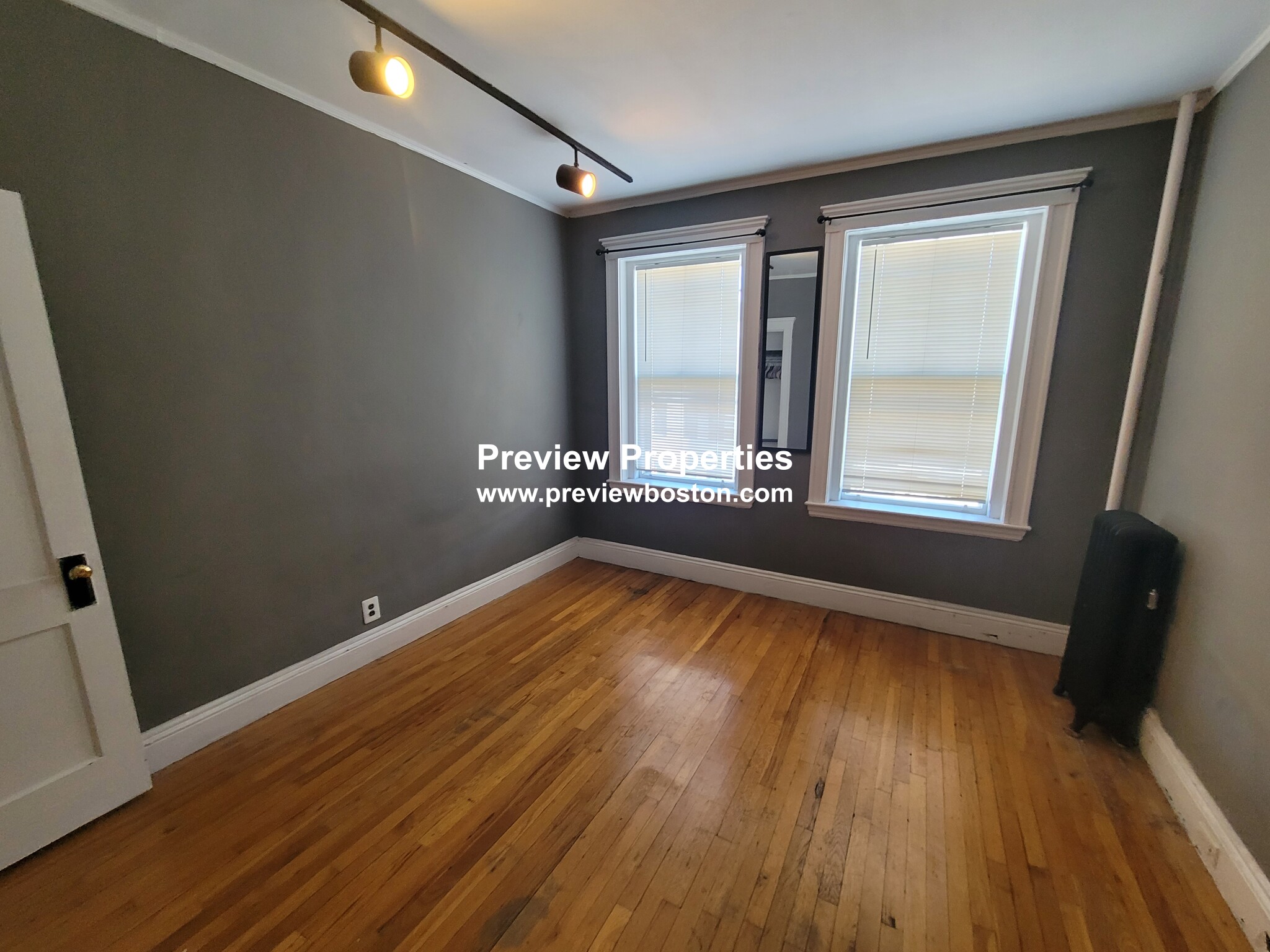 1572 Commonwealth Ave, Brighton