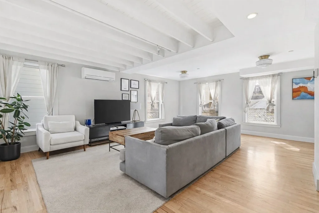 20R Adrian St, Ward Two