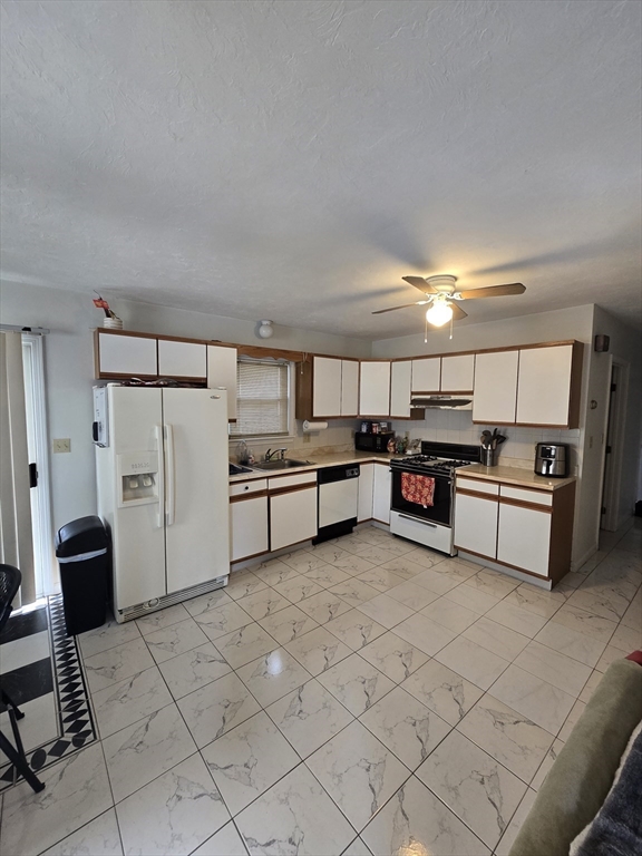 7 Winthrop Ct, Medford