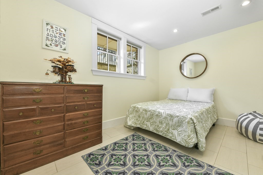 408R Putnam Ave, Cambridgeport