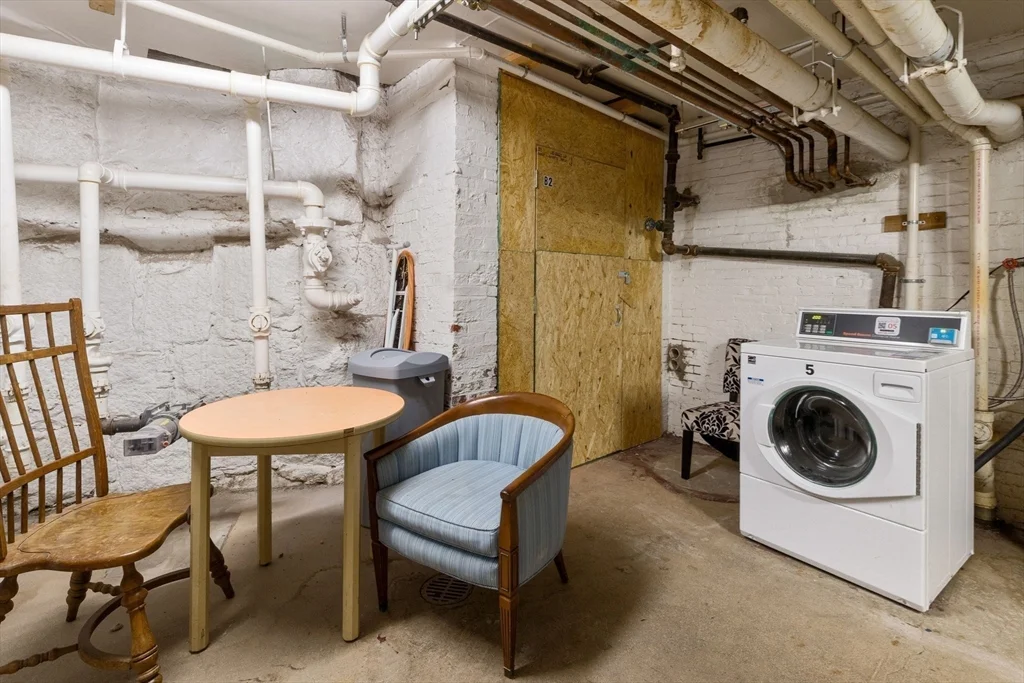 21 Bowdoin St, Beacon Hill