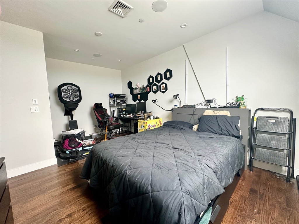 225 Dorchester St, South Boston