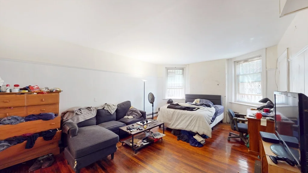 1069 Beacon St, Coolidge Corner