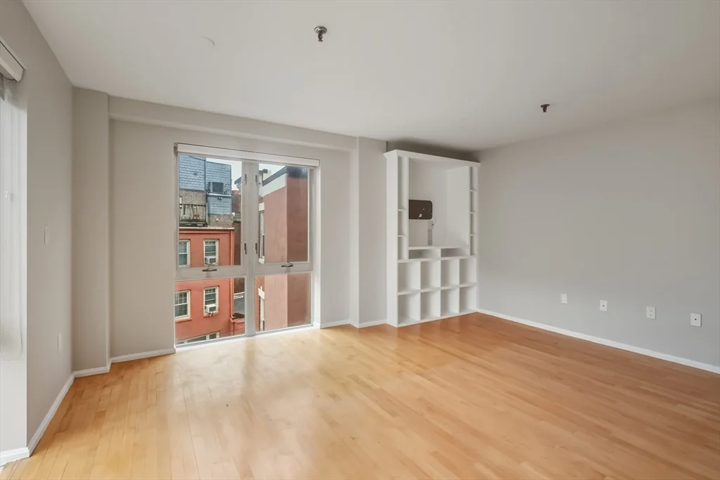 350 North, North End