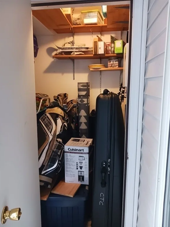 10 Squire Ct, Natick