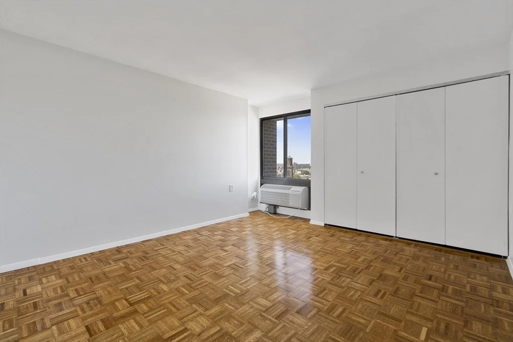 1105 Massachusetts Ave, Harvard Square