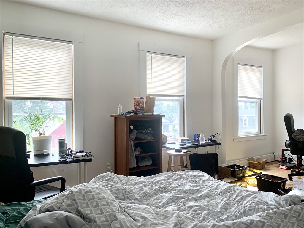 23 Monmouth St, Spring Hill