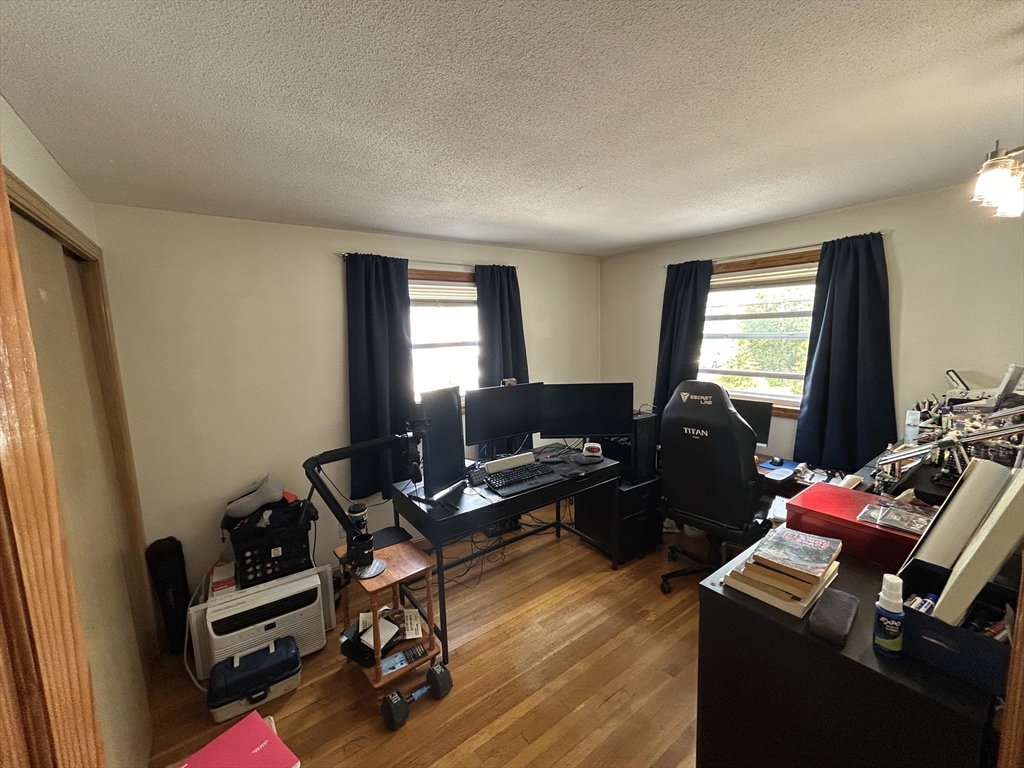 777 Lagrange St, West Roxbury