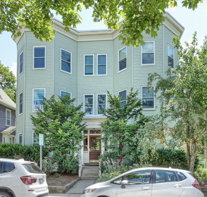 14 Holton, West Medford