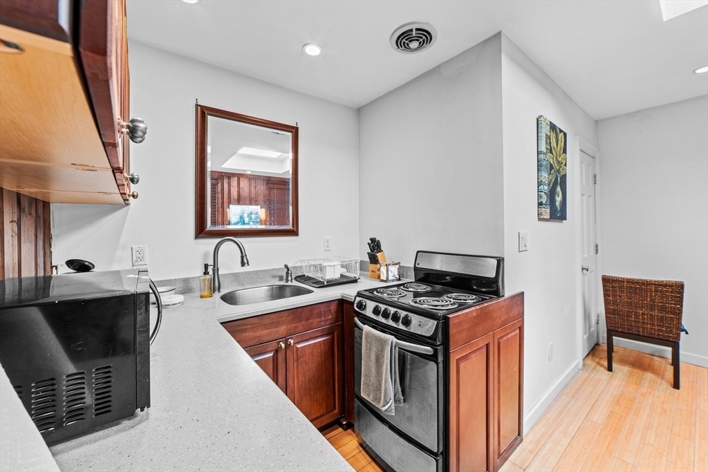 49 Charles St, Beacon Hill