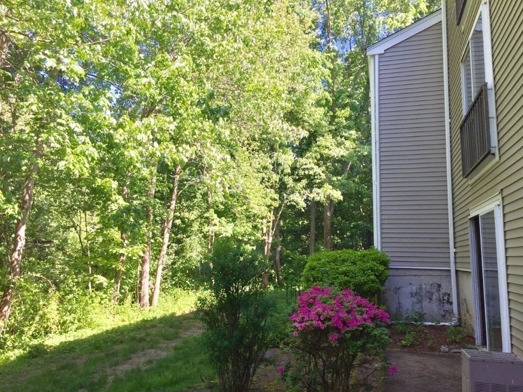 52 Village Brook Ln, Natick