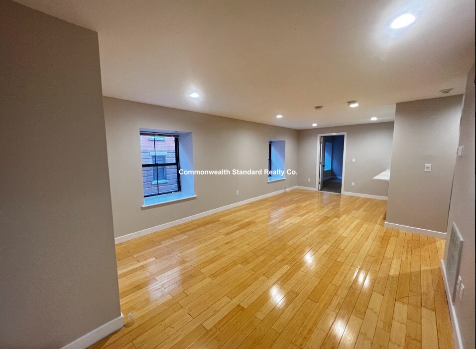 1661-1663 Washington St, South End