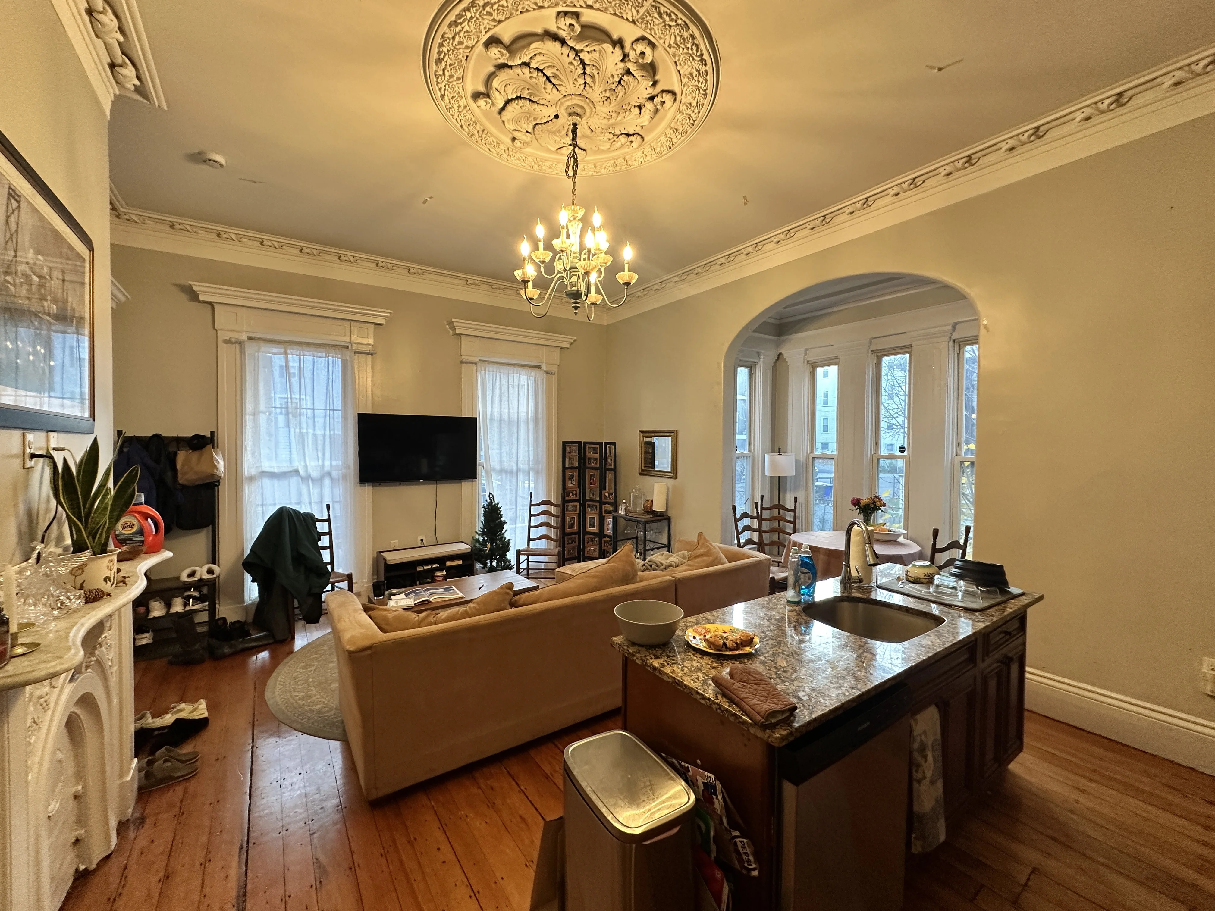 135 Hillside St, Mission Hill