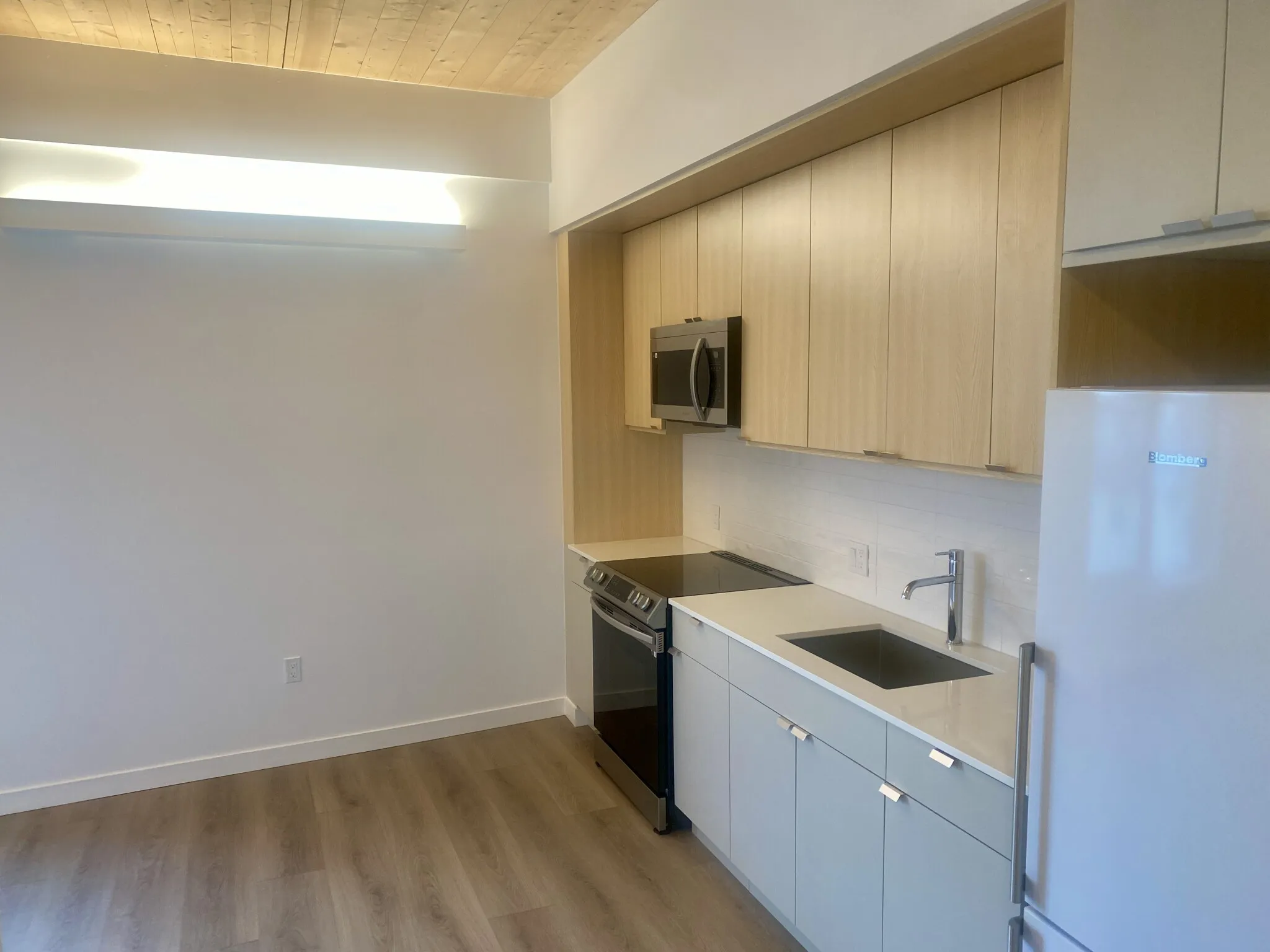 154 Broadway, East Somerville