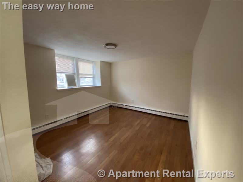 180 N Beacon St, Brighton
