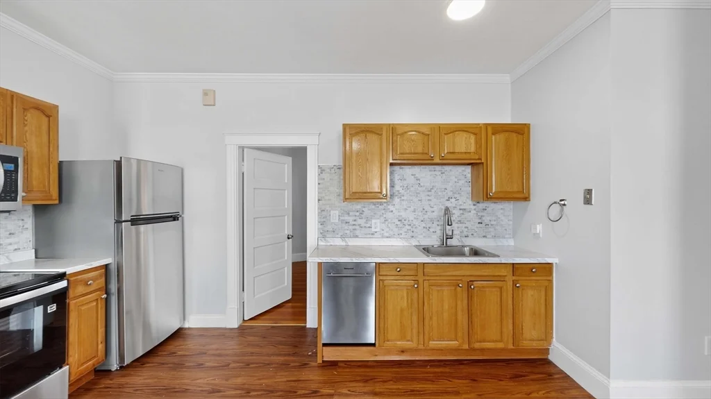 10 Porter, Salem