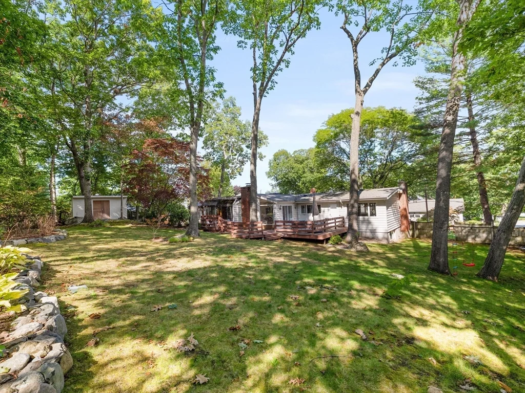 6 Nelson Dr, Chestnut Hill