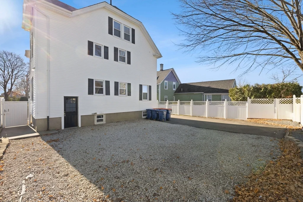 12 North St, Fairhaven