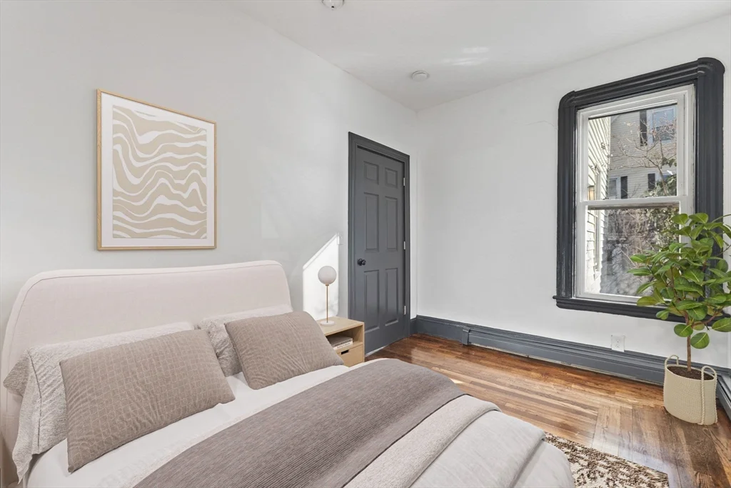 10 Carlton St, Somerville