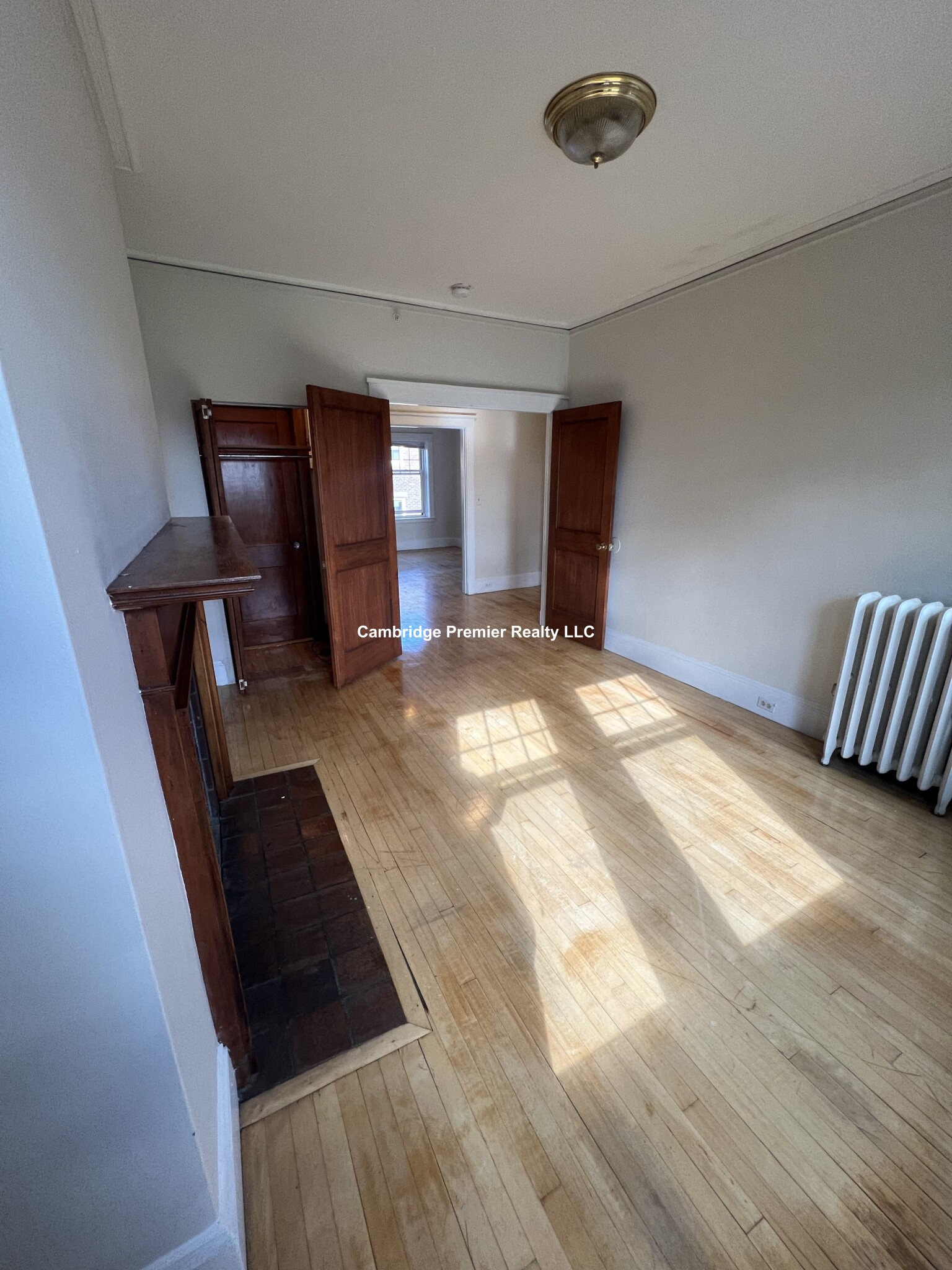 3 Linnaean St, Neighborhood Nine