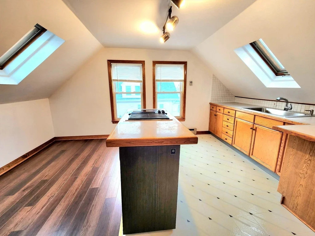 398 Charles St, Malden