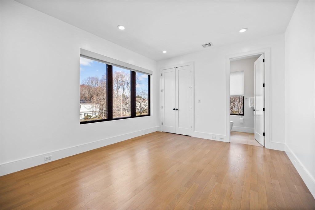 706 Saw Mill Brook Pkwy, Newton Center