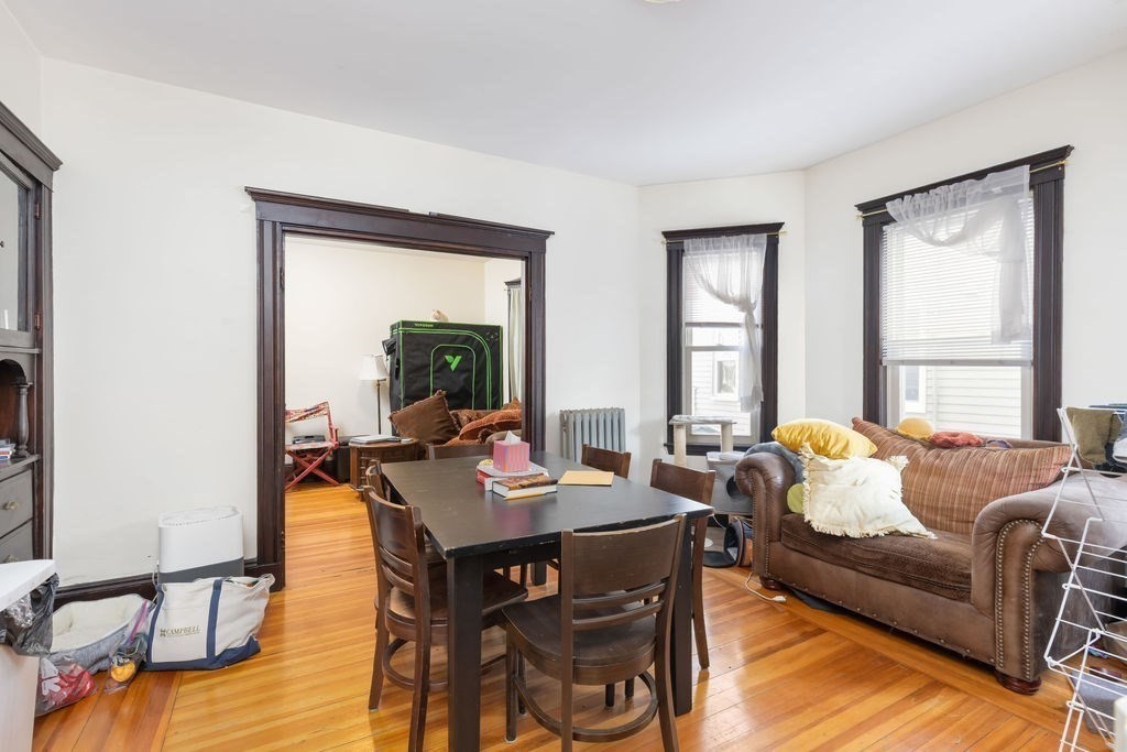 34 Belknap St, West Somerville