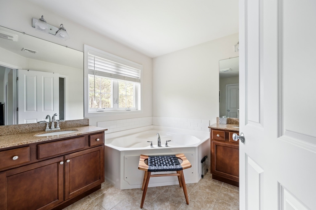 86 Pioneer Trail, Plymouth