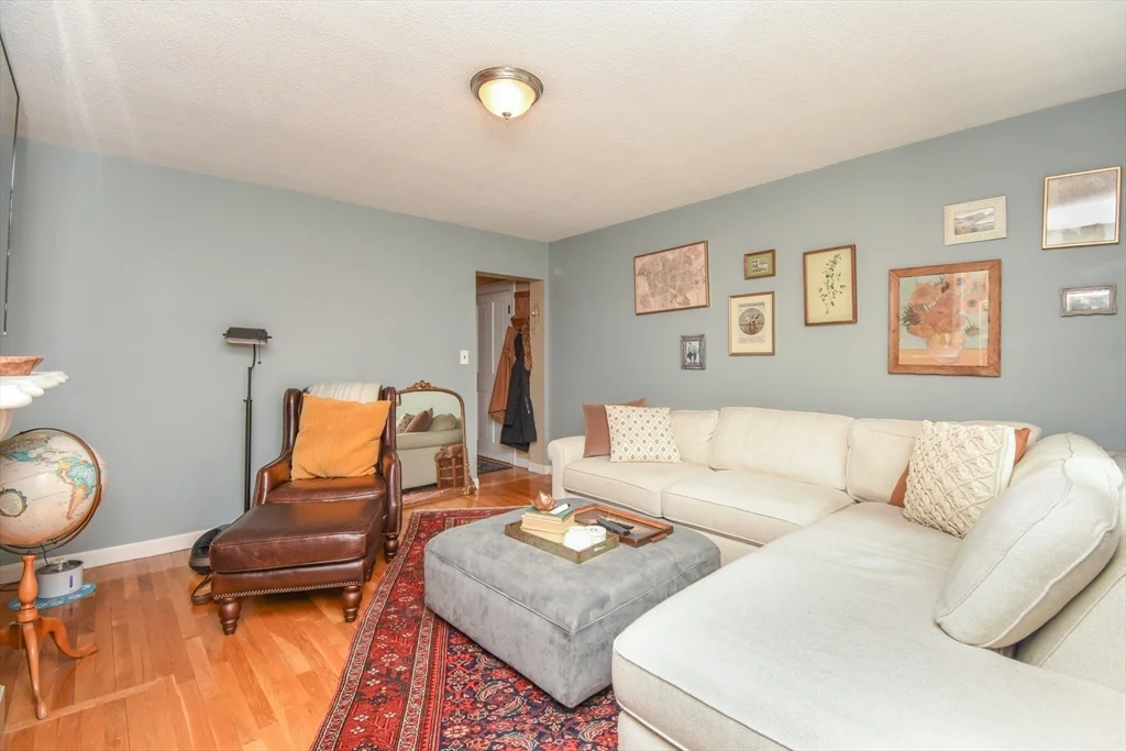 99 Bartlett St, Charlestown