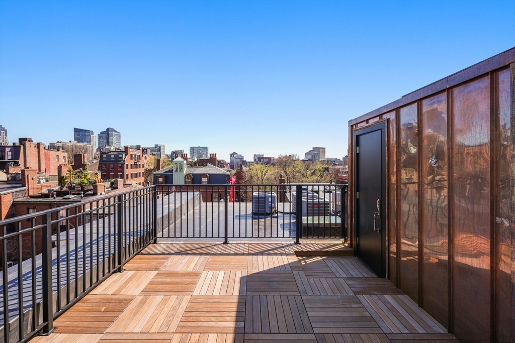 112 Myrtle, Beacon Hill