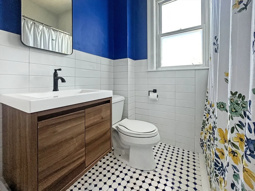 26 Garnet Rd, West Roxbury