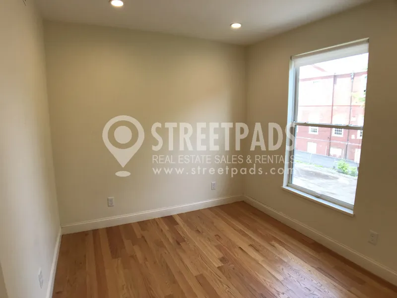 379 Harvard St, Mid-Cambridge