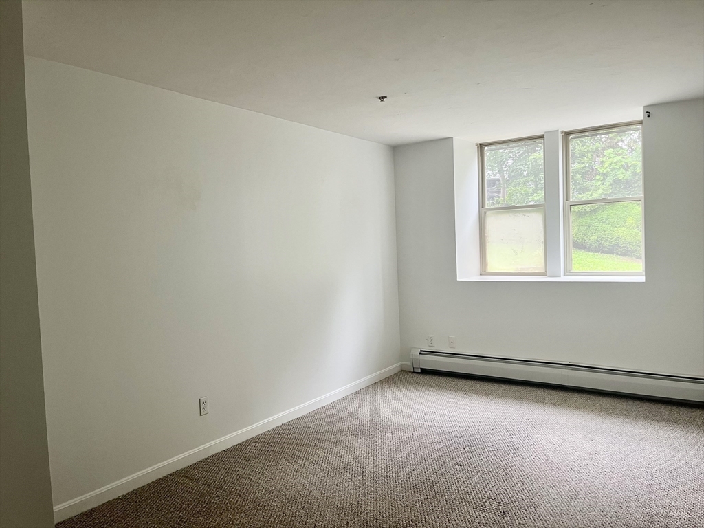 205 Chapin St, Southbridge