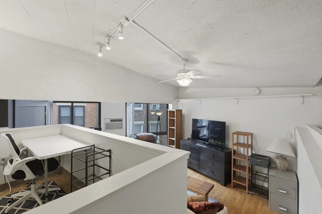 12 Stoneholm St, Back Bay