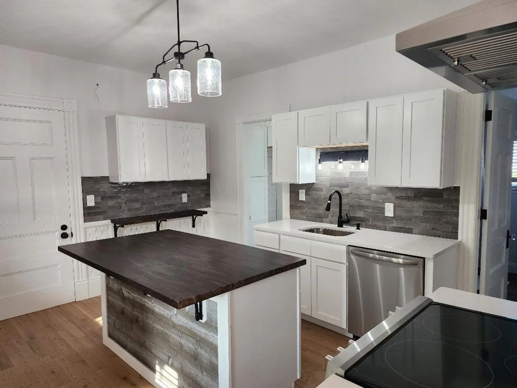 105 E Main St, Orange