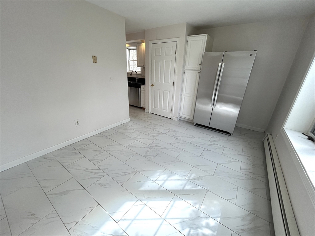 12 Homeward Ln, Natick