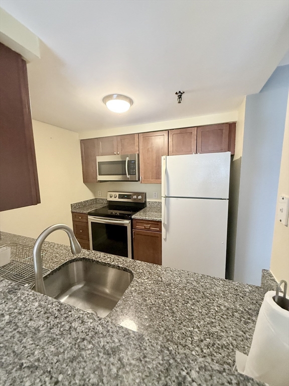 1933 Commonwealth Ave, Brighton