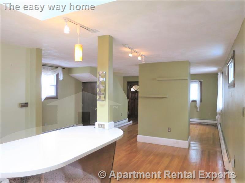 8 Pleasant St, Medford Square