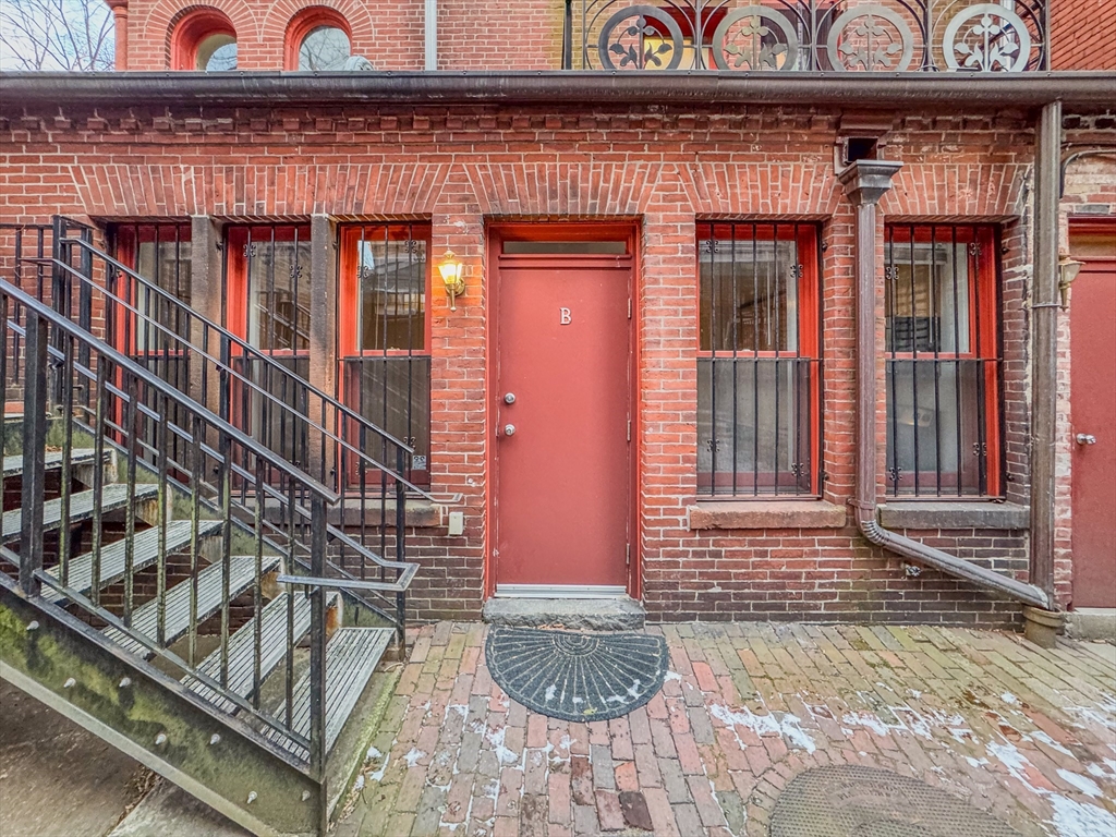 195 Commonwealth Ave, Back Bay