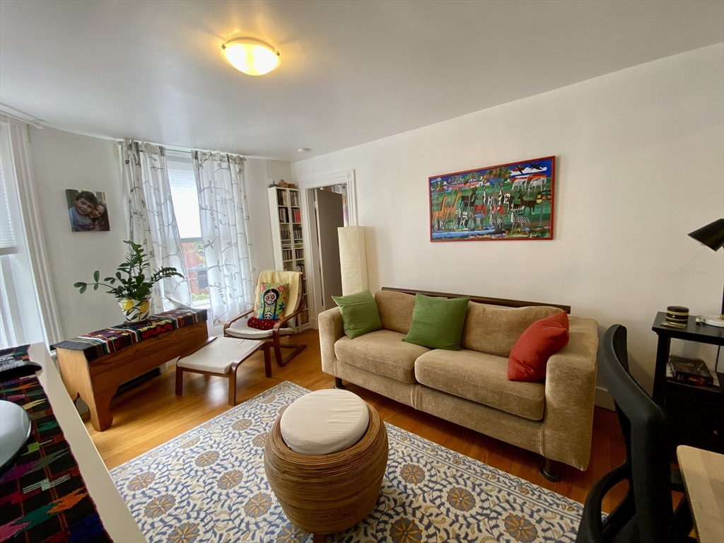 17 Perry St, Brookline Village