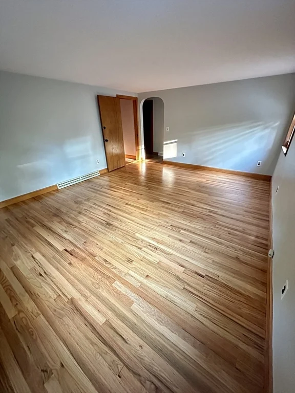 2 Bow St, Plainville