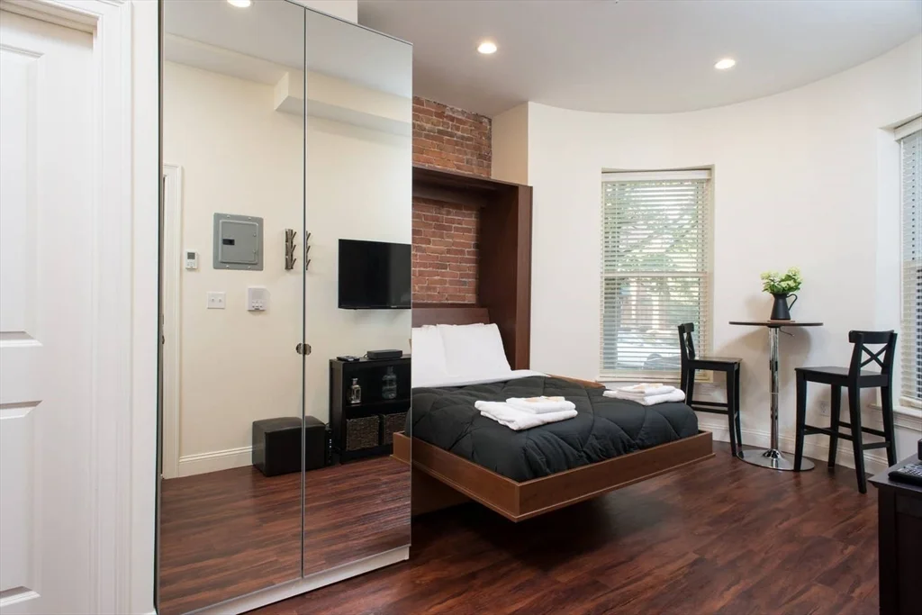 19 Cumberland St, Back Bay