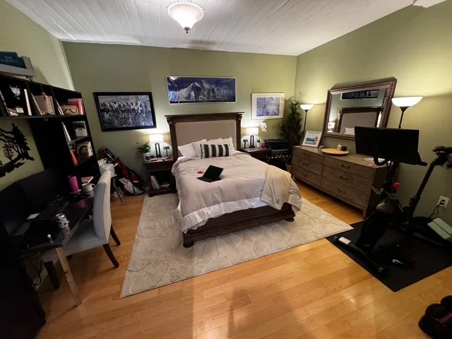 210 South St, Leather District