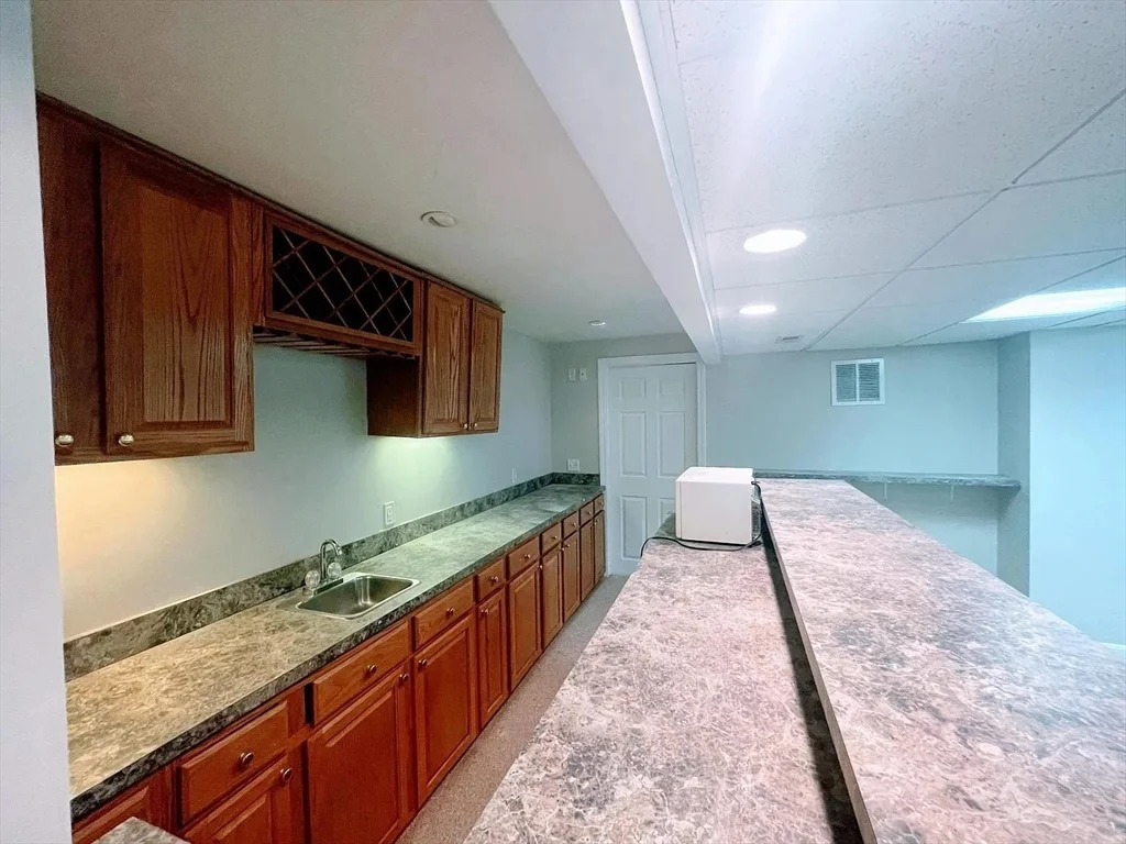 73 Odonnell Ave, Shrewsbury