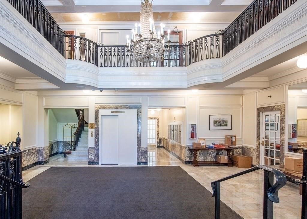 466 Commonwealth Ave, Fenway