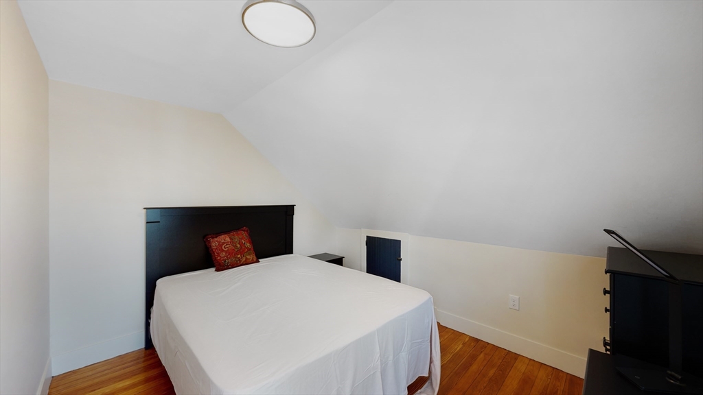 7 Chester Ave, Waltham