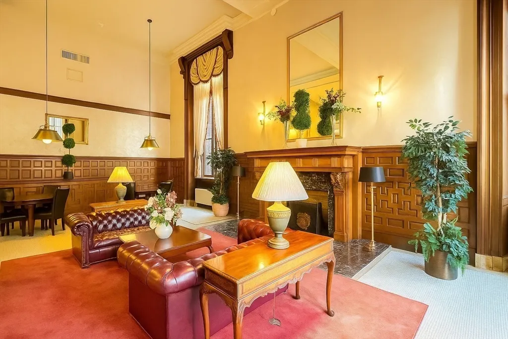 140 Chestnut, Springfield